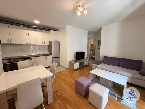 Квартира с 1,5 комнатами, 38 м²