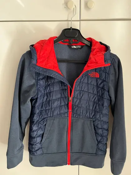 Куртка The North Face, на рост 140–150 см