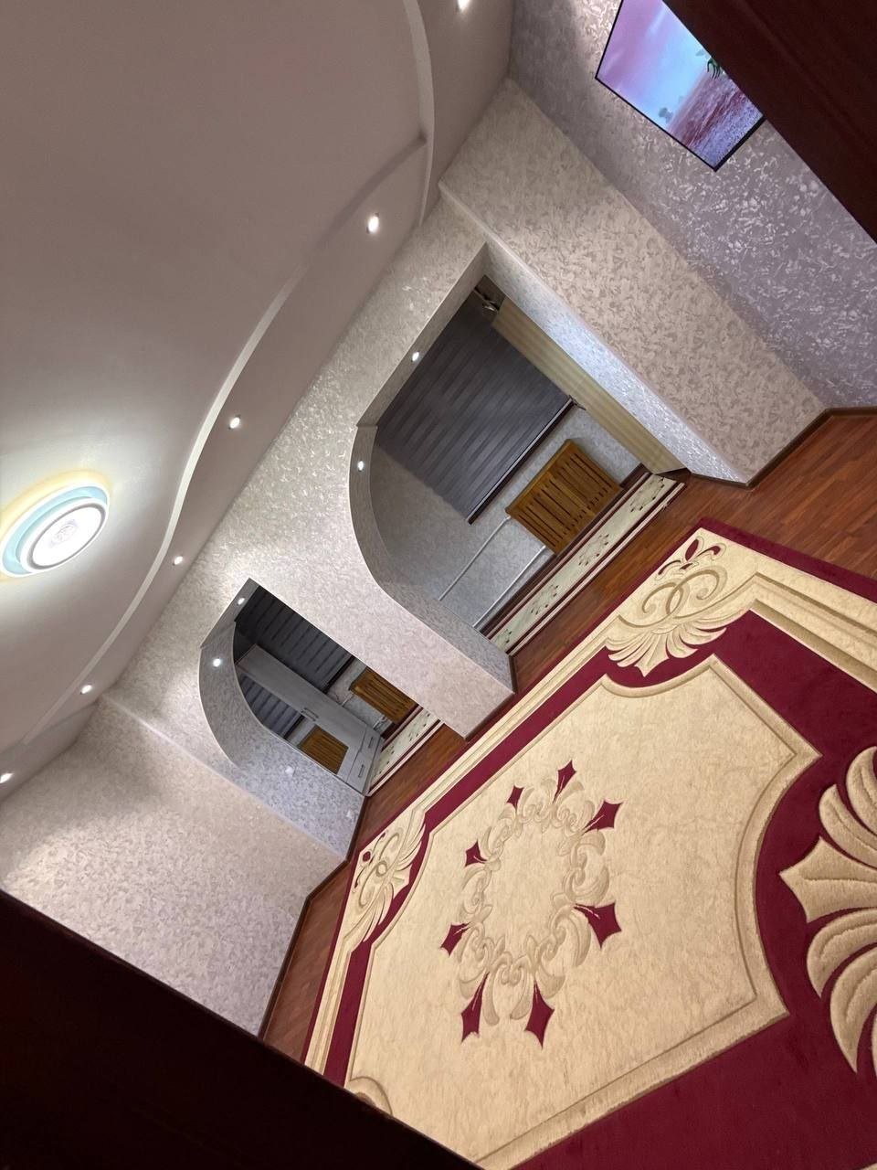 Квартира с 3 комнатами, 55 м²