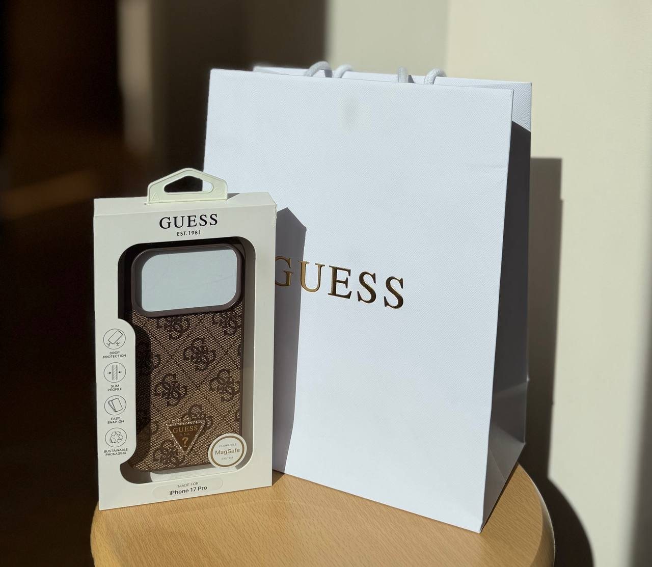 Чехол Guess для iPhone 17 Pro