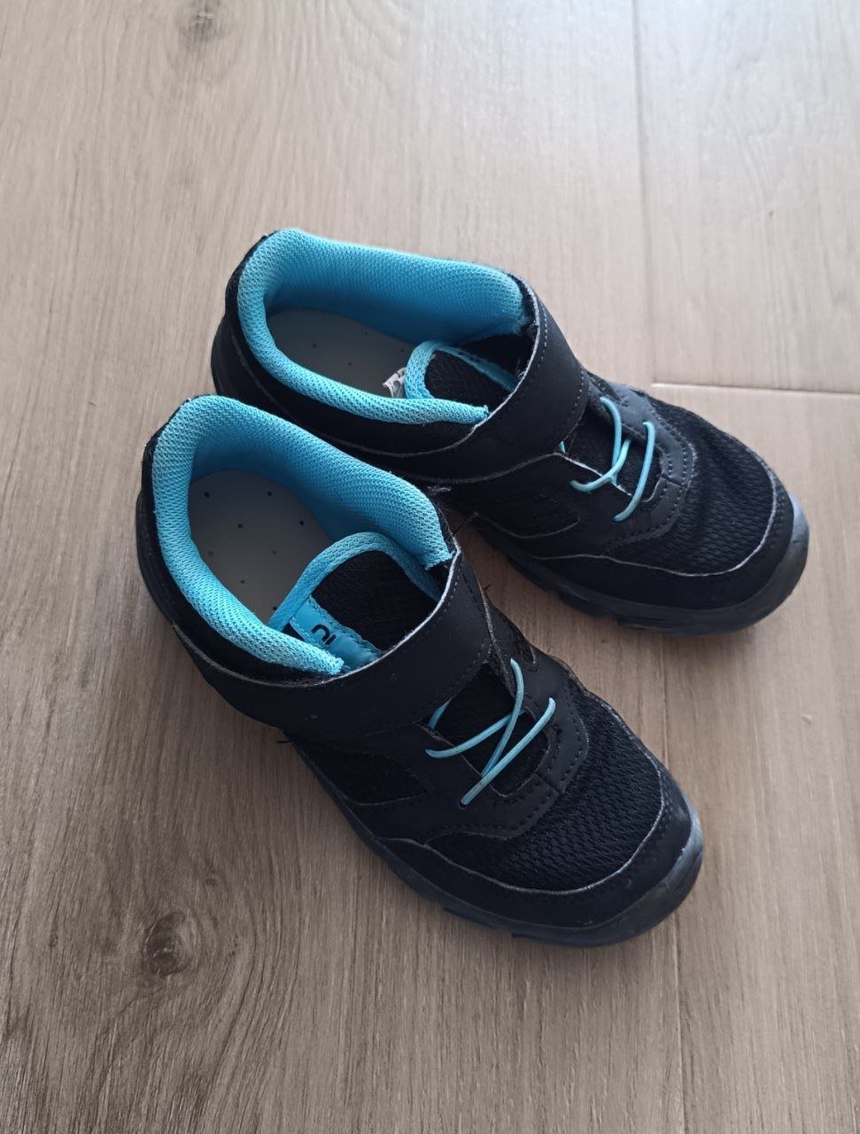 Кроссовки Decathlon, стелька 21,5 см