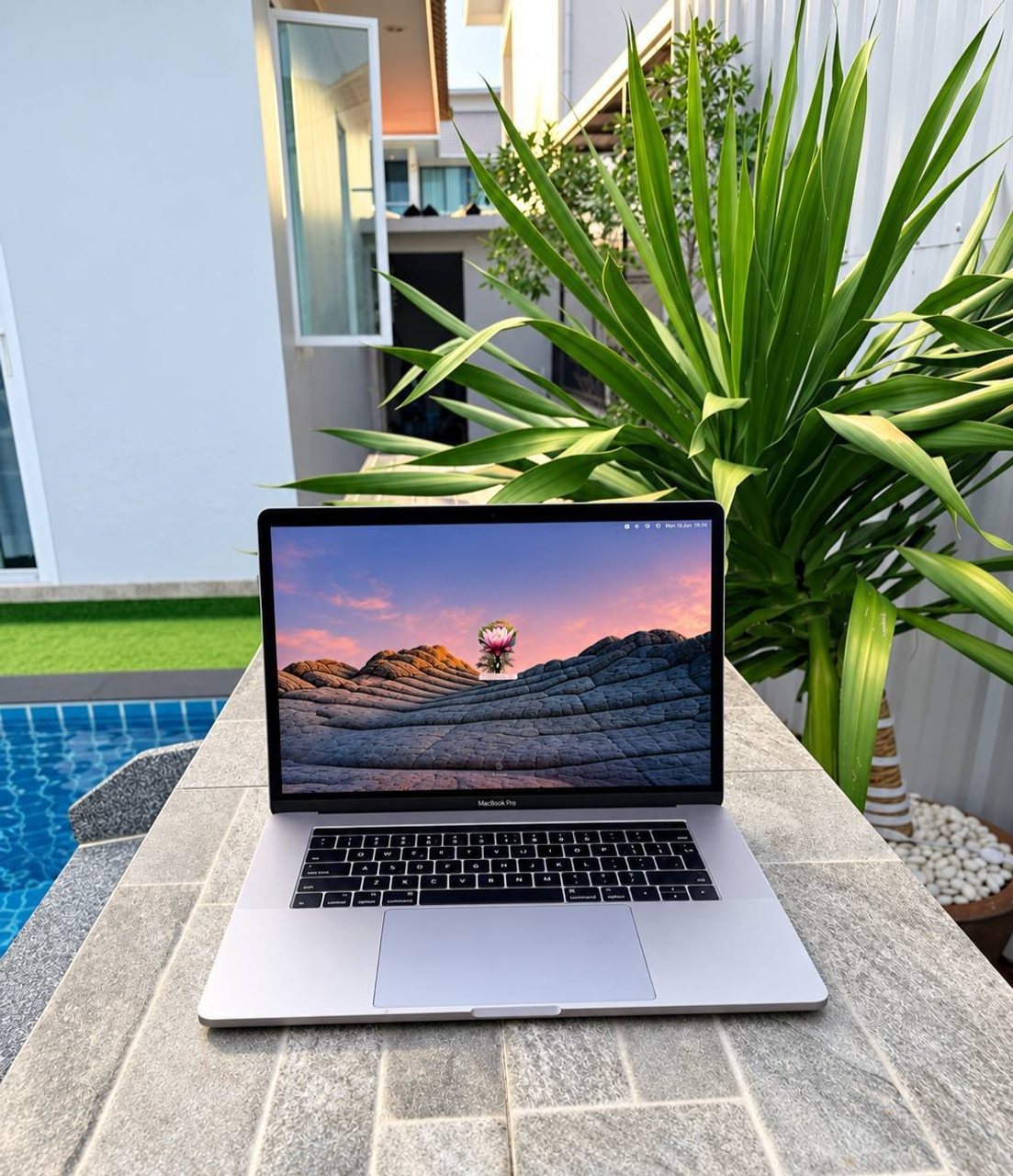 MacBook Pro 15″ 2017, 16 ГБ, SSD 500 ГБ