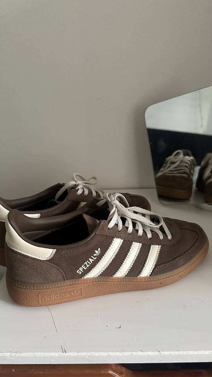 Кроссовки adidas Spezial, 39 размер