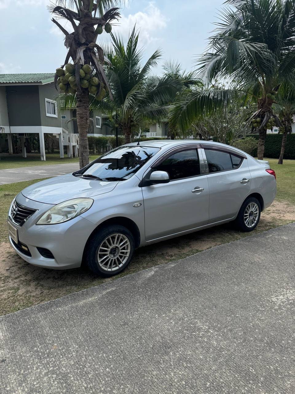 Nissan Almera 2012, автомат