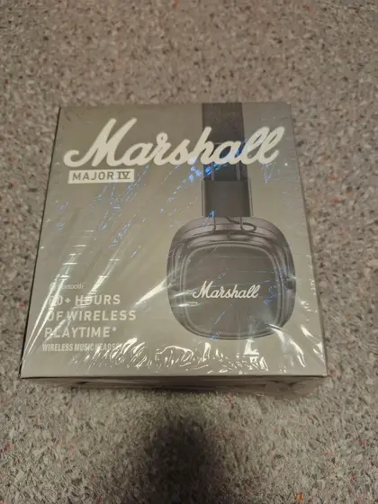 Техника Dyson, Apple и Marshall