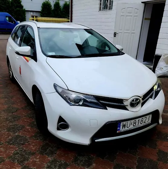 Аренда Toyota Auris, 2013 года