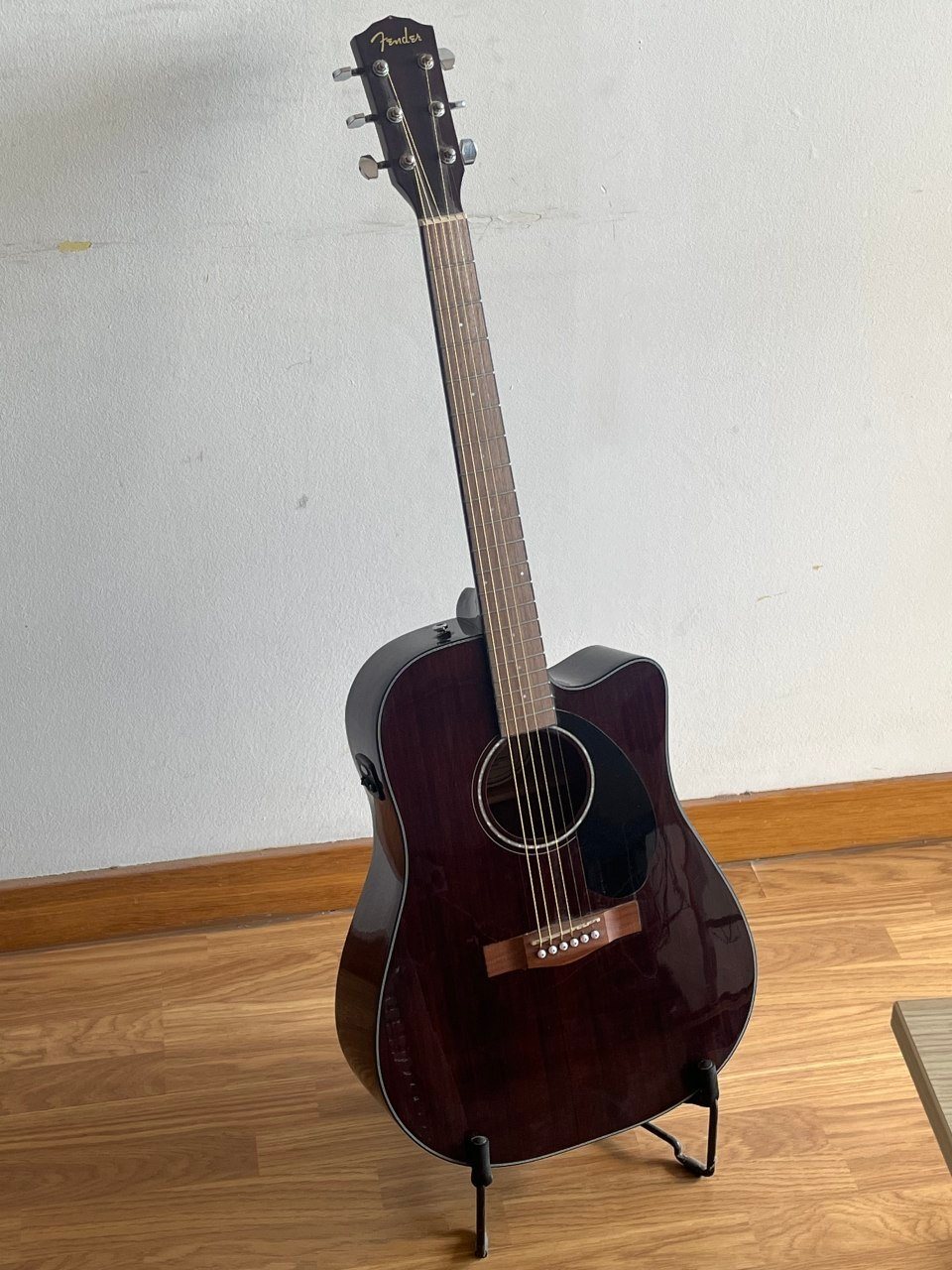 Электроакустическая гитара Fender CD-60SCE
