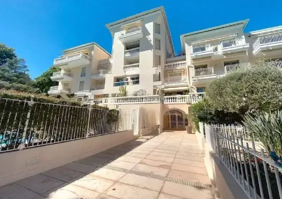 Квартира с 1 спальней, 40 м²
