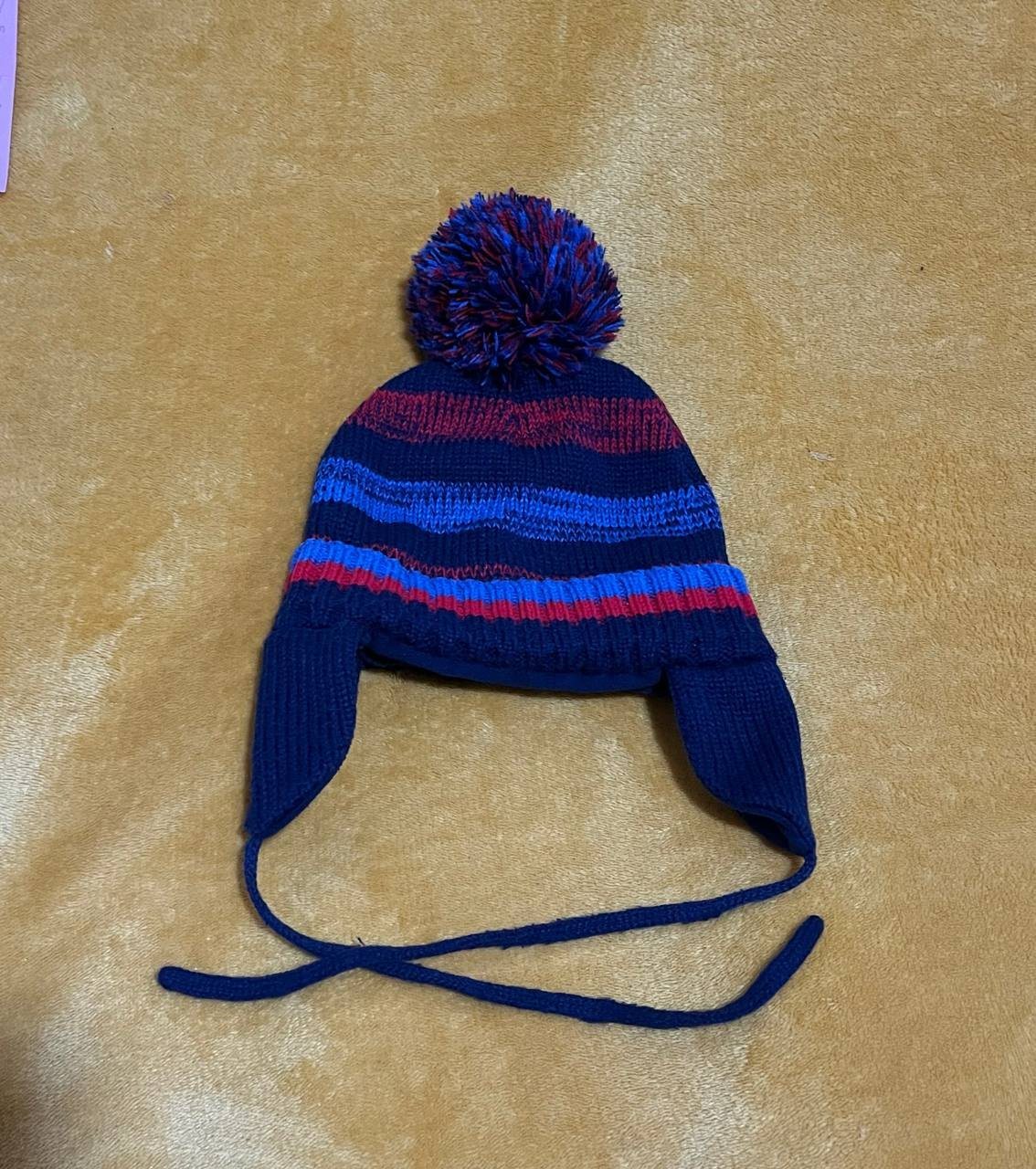 Детская шапка с ушками и помпоном