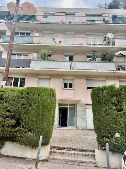 Квартира с 1 спальней, 50 м²