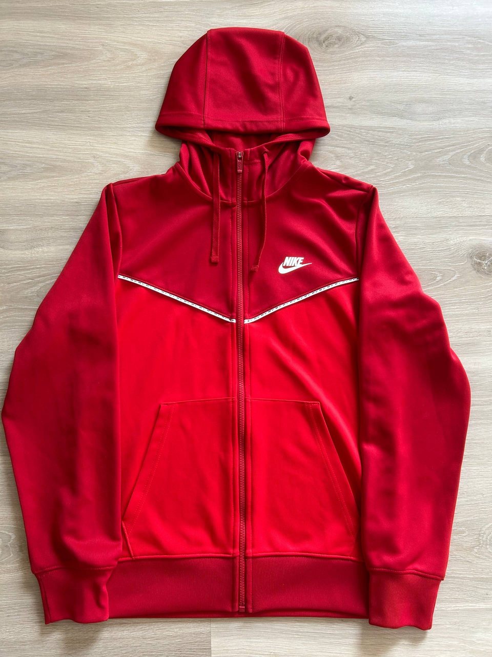 Толстовка Nike и футболка Stüssy