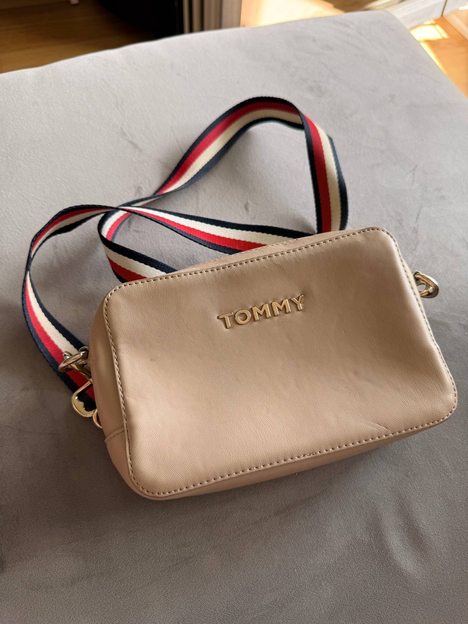 Сумка Tommy Hilfiger, бежевая