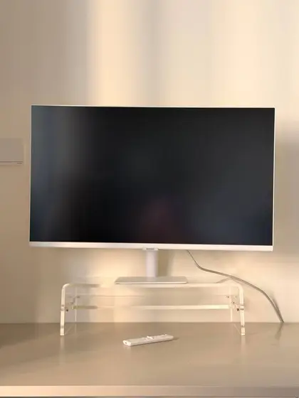 Монитор Samsung M7, 32″ и подставка AboveTEK