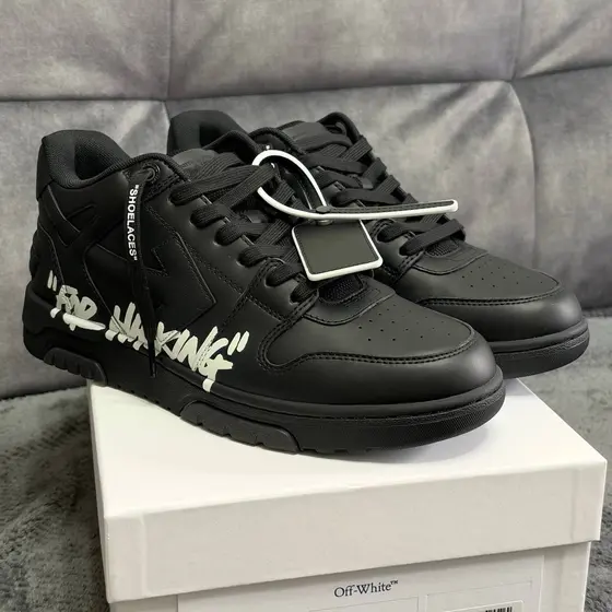 Новые кроссовки Off-White и пуховик Polo Ralph Lauren