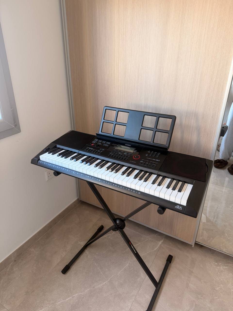 Синтезатор Casio CT-X3000 со стойкой